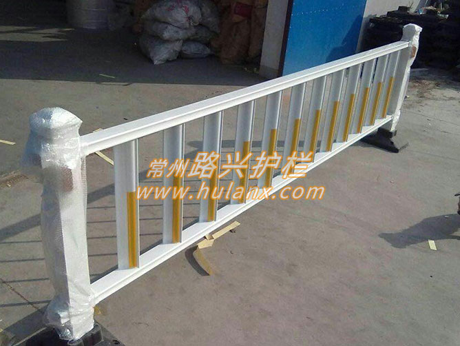 防眩（xuàn）光護欄